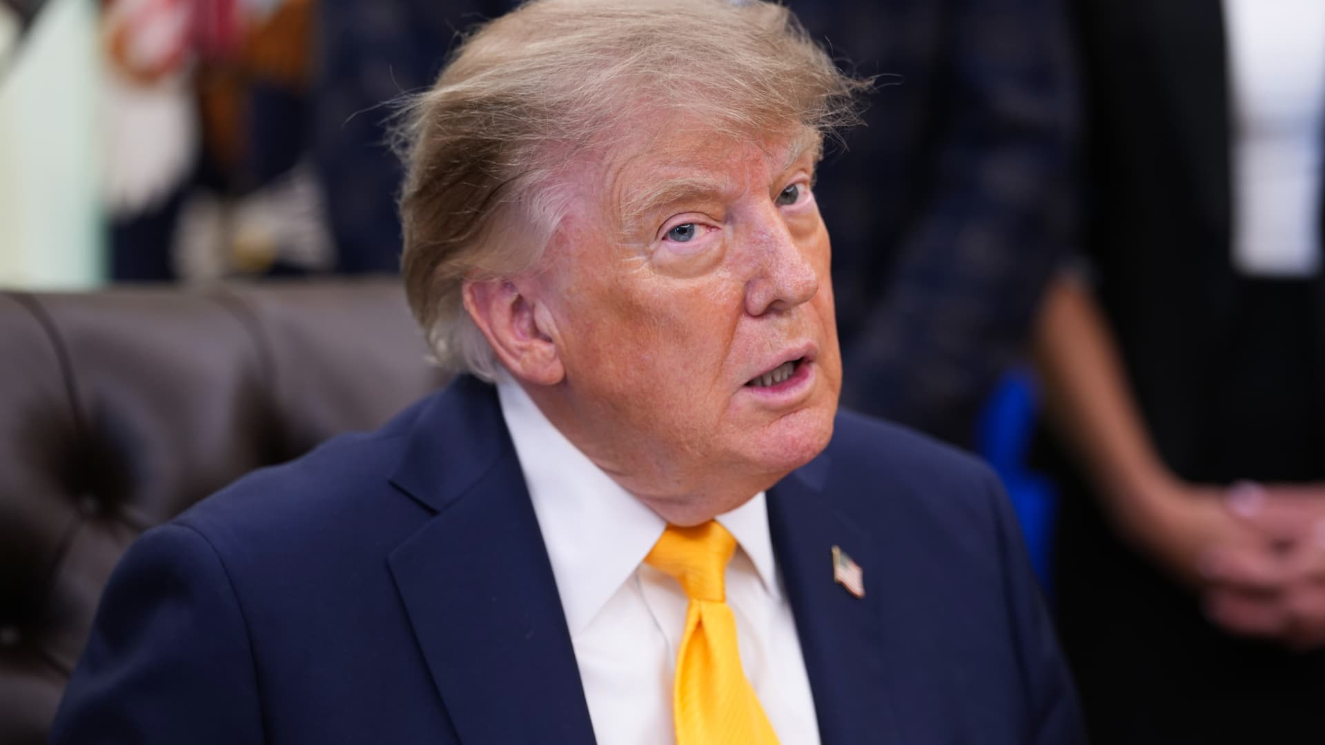 Trump Calls AI Doom Fears a 'Hoax' Days After Amodei, Altman and Musk Urge a Slowdown