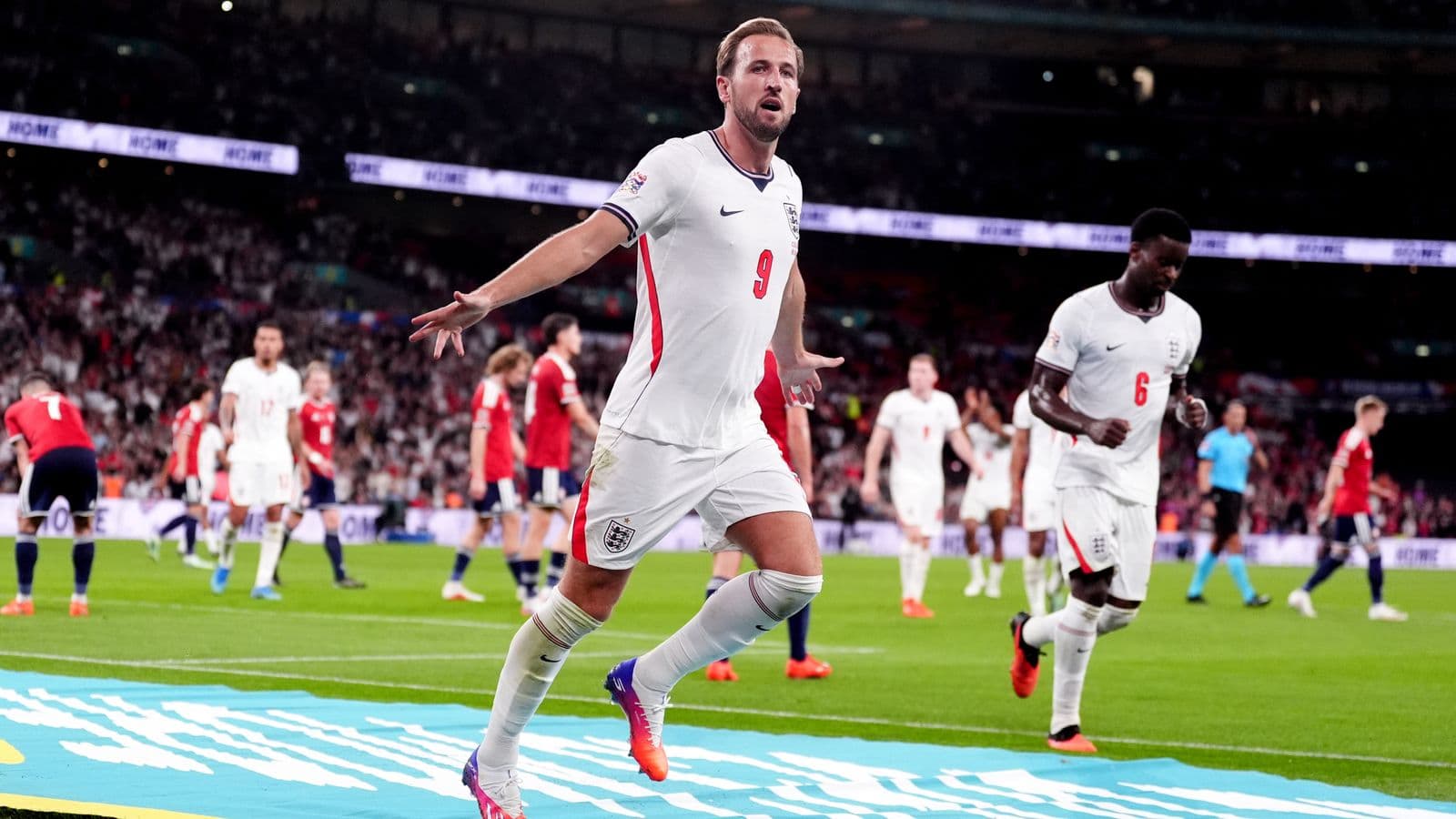 Harry Kane Equals England's All-Time Appearance Record in 3-0 Win Over Czech Republic