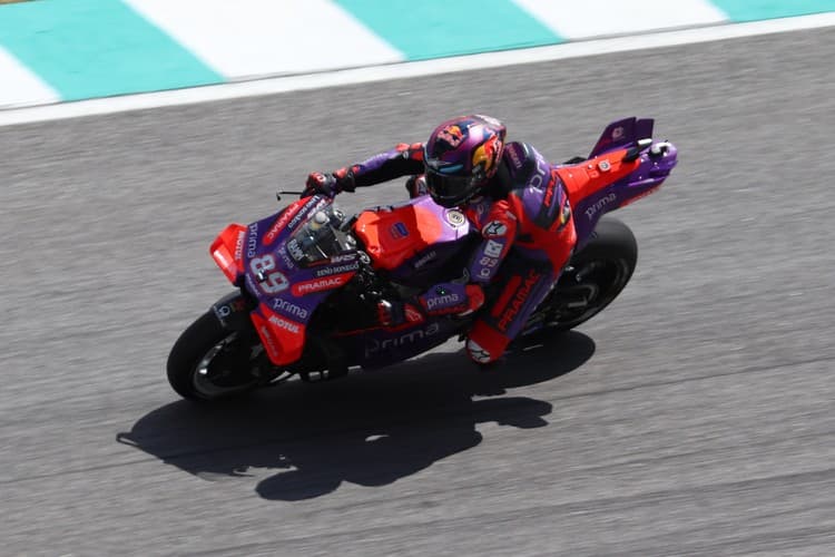 Jorge Martin Wins Mandalika Sprint After Record Pole as Marc Marquez Crashes Out of the Title Fight