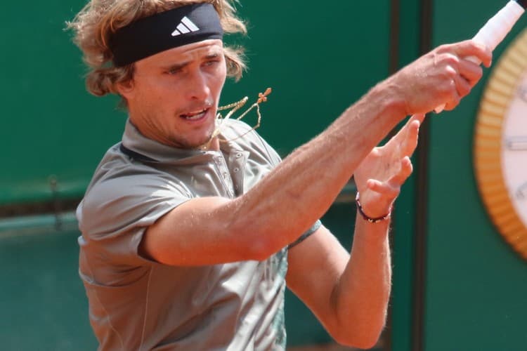Zverev Survives Three-Set Battle With Bublik to Reach Shanghai Masters Quarterfinals